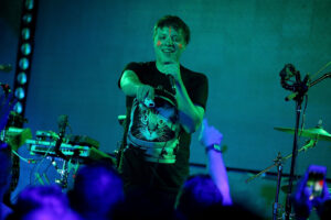 LOS ANGELES, CA - MAY 28:  Musician Robert DeLong performs onstage at the Lexus Pop-Up Concert Series powered by Pandora on May 28, 2015 in Los Angeles, California.  (Photo by Mike Windle/Getty Images for Pandora Media, Inc.)